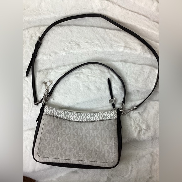 Michael Kors Jet Set Charm Medium Top Zip Pochette Crossbody Bag – Vanilla/Black - Picture 3 of 13